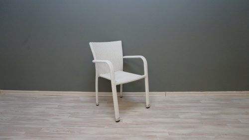 כסא ראטן דגם קרלוס לבן