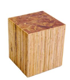 שולחן צד ריבועי מעץ טיק בשילוב ראטן